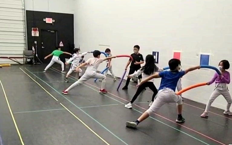 Beginner Fencing Class 4 Month Membership (5-9 years) 初级班